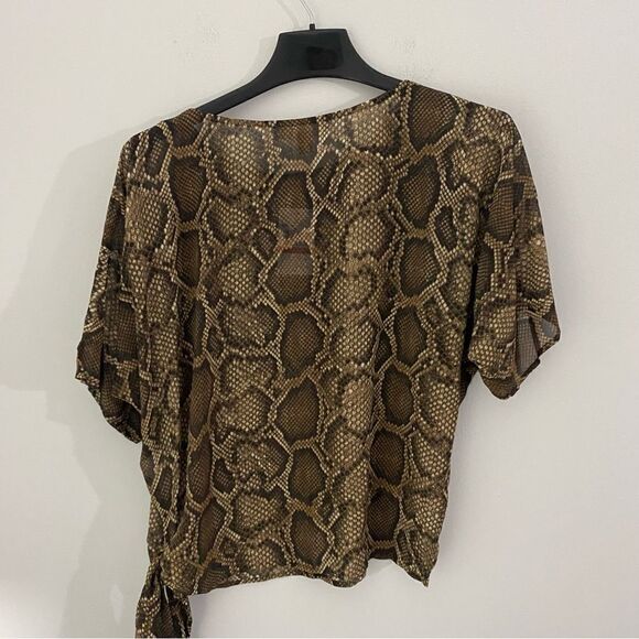 Michael Michael Kors Women’s Short Sleeve Snake Skin Pattern Sheer Blouse - Picture 4 of 4